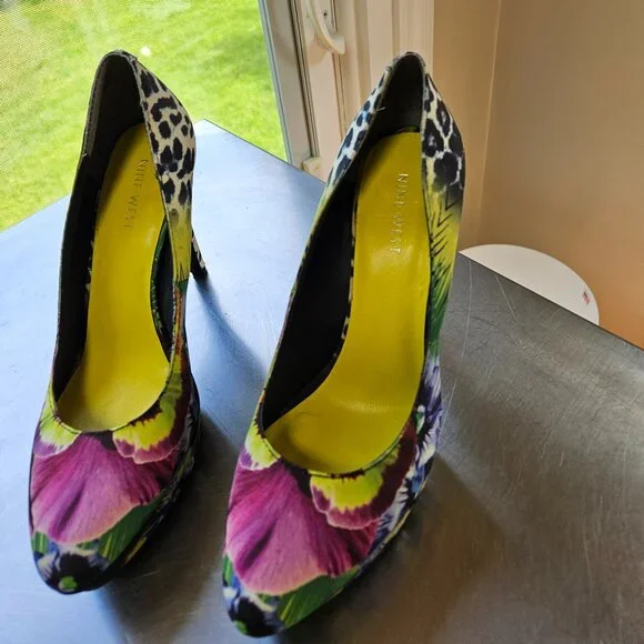 Nine West - Picture 2 of 2